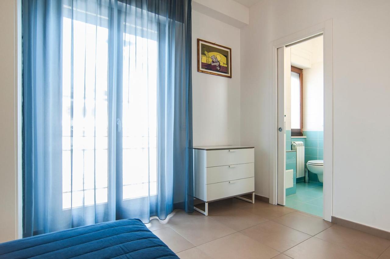 شقة La Terrazza Su فوندي المظهر الخارجي الصورة